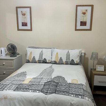 Hams Rest Place - Strictly Only One Guest Allowed In One Room A Second Accompanying Person Will Not Be Allowed Into The Property Бирмингем Экстерьер фото