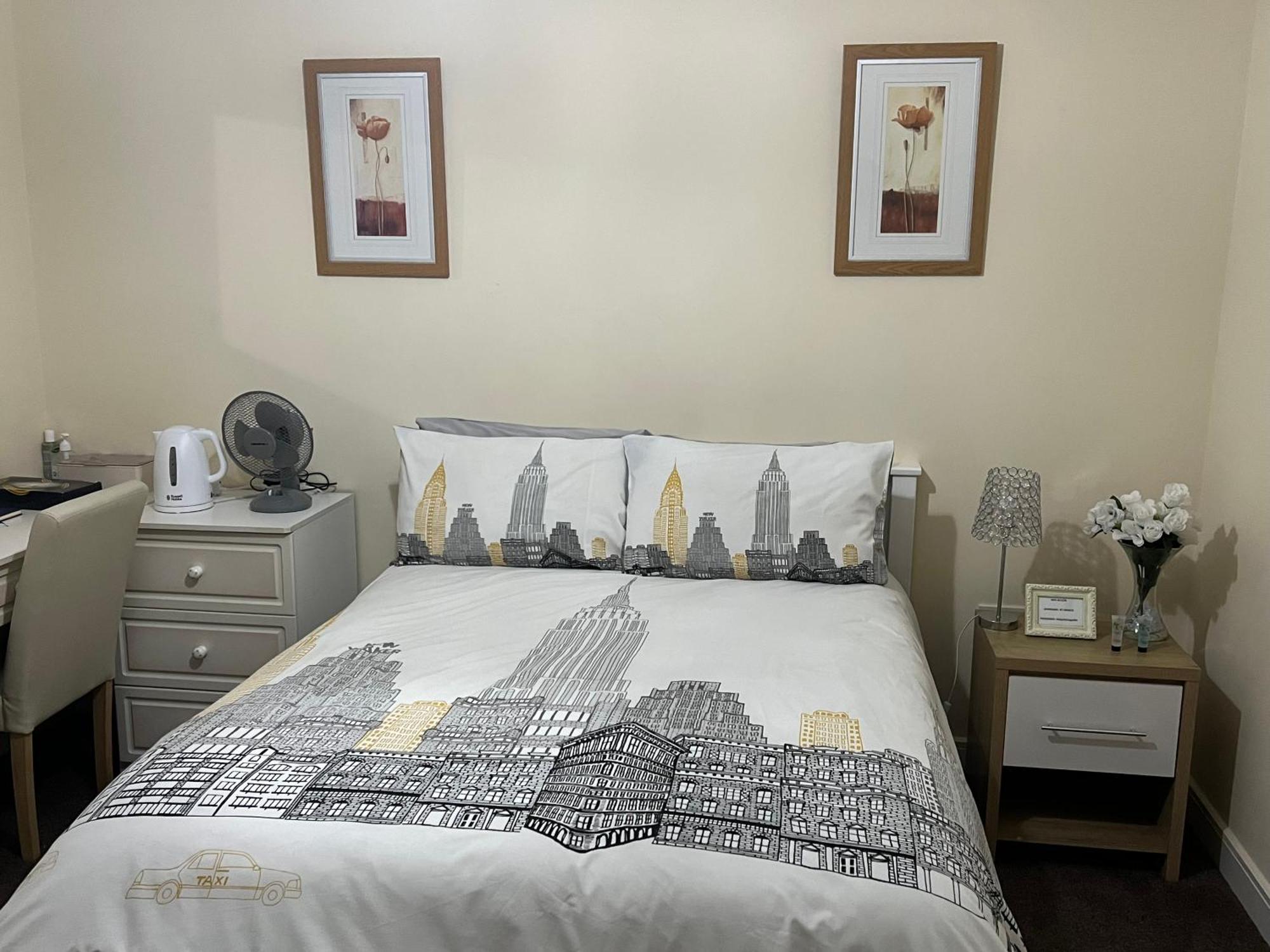 Hams Rest Place - Strictly Only One Guest Allowed In One Room A Second Accompanying Person Will Not Be Allowed Into The Property Бирмингем Экстерьер фото